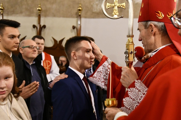 Bierzmowanie w sądeckiej bazylice