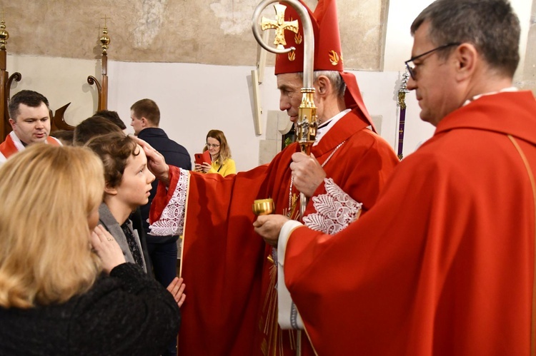 Bierzmowanie w sądeckiej bazylice