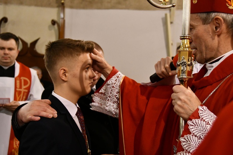 Bierzmowanie w sądeckiej bazylice