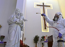 We Włoszech w obawie przed koronawirusem zamknięto kościoły.