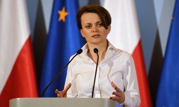 Emilewicz: Nowela specustawy obejmie zasiłkami rodziców dzieci powyżej 8 lat