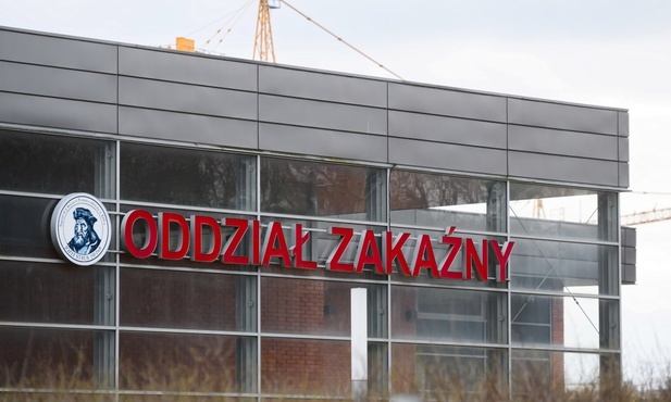 Zmarła 57-letnia kobieta zarażona koronawirusem. To się stało w szpitalu w Poznaniu