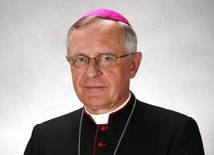 Biskup Edward Dajczak ogłasza dyspensę od uczestnictwa we Mszy św. niedzielnej