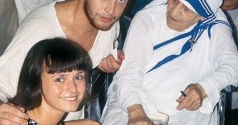 Ania i Łukasz Szumowscy byli ostatnimi Polakami, którzy za życia spotkali Matkę Teresę. 