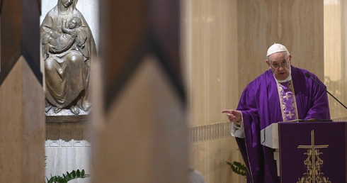 Papież: Pasterze muszą być blisko ludzi, środki drastyczne nie zawsze są dobre