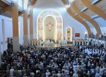 Podczas każdej Mszy św. w kościele może przebywać maksymalnie 50 osób