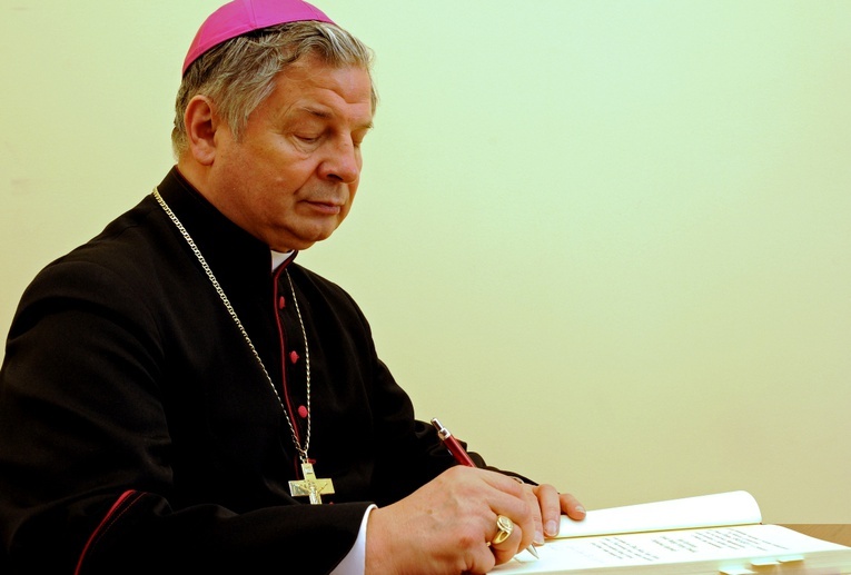 Komunikat związany jest z niedzielą, 15 marca, oraz najbliższymi dniami.