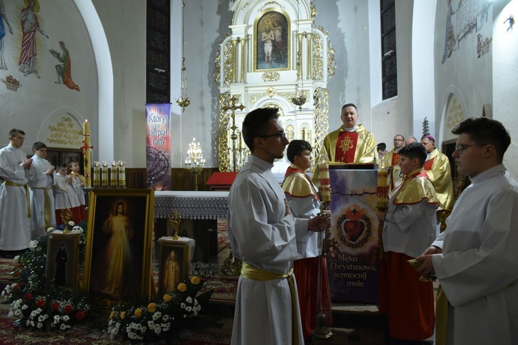 Święci w Książnicach