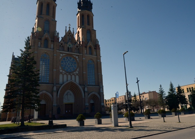 Radom: Pusto w kościołach i na ulicach