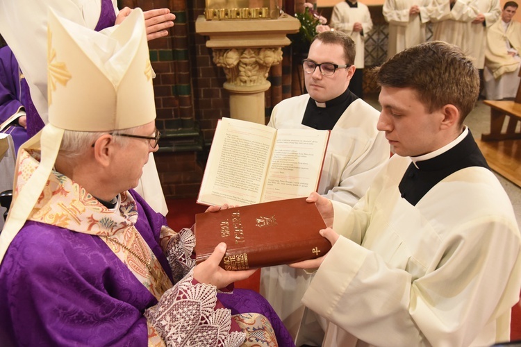 Klerycy MWSD przyjęli posługę akolitatu i lektoratu