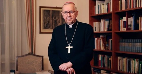 Przewodniczący Episkopatu dziękuje wiernym świeckim i służbom medycznym
