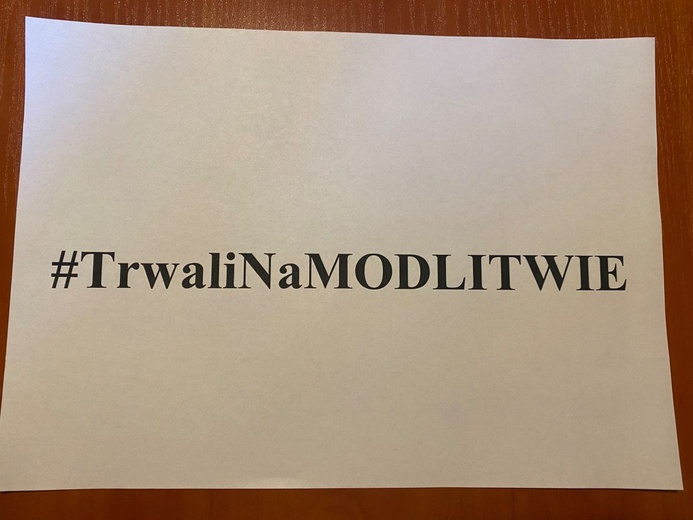 Duszpasterze i akcja #TrwaliNaMODLITWIE