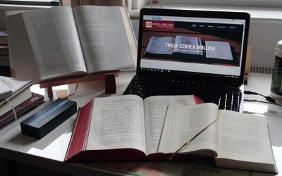 Wykłady do odsłuchania będą publikowane na stronie internetowej gdańskiej Szkoły Biblijnej.