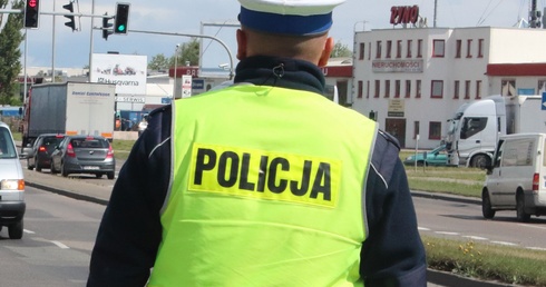 Wyłącznie umundurowani policjanci sprawdzają przestrzeganie kwarantanny