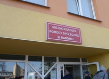 Ośrodek mieści się przy ul. Limanowskiego 134.