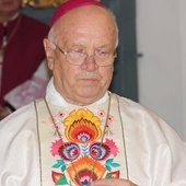 Bp senior Józef Zawitkowski.