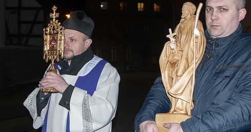 Św. Andrzej Bobola na pustych ulicach. Złocieniec modli się o oddalenie pandemii 