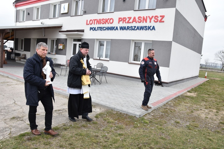 Przasnysz. Lot z modlitwą o oddalenie epidemii koronawirusa