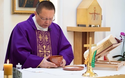 Abp Ryś: Jutro pozostajemy w domach i przeżywamy Eucharystię w domach