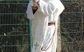 Dominikanie z Najświętszym Sakramentem na ulicach Ustronia-Hermanic