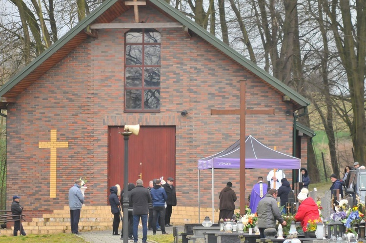 Pogrzeb w Olszanicy podczas stanu epidemii