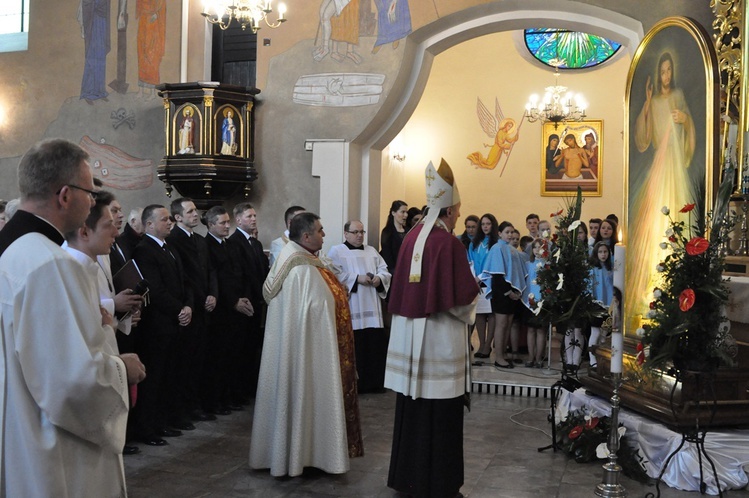 Podczas peregrynacji obrazu Pana Jezusa Miłosiernego w 2015 roku wizerunek z Łagiewnik "spotkał się" z obrazem Misericordias Dominii ze Zbylitowskiej Góry.