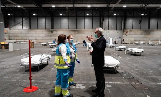 Madryt zamyka zakłady pogrzebowe: brakuje miejsc na zwłoki