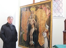 ▼	Ks. prał. Bradtke cieszy się razem ze swoimi parafianami i mieszkańcami miasta.