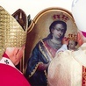 ▲	Wizerunek został ukoronowany przez papieża Jana Pawła II na sopockim hipodromie 5 czerwca 1999 roku.
