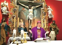 ▲	Abp Józef codziennie sprawuje Mszę św. w intencji wiernych archidiecezji wrocławskiej.