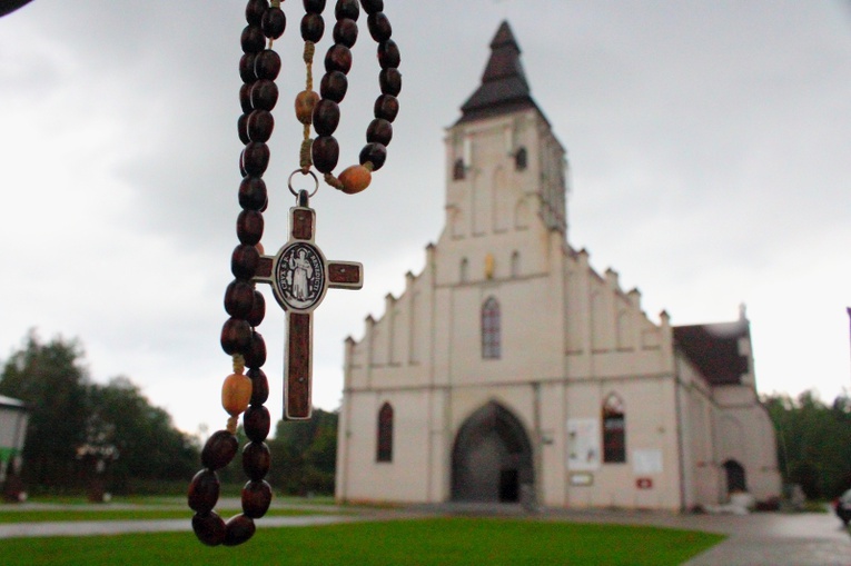 Trwamy przed Chrystusem Eucharystycznym