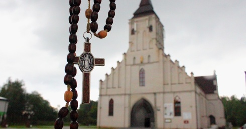 Trwamy przed Chrystusem Eucharystycznym