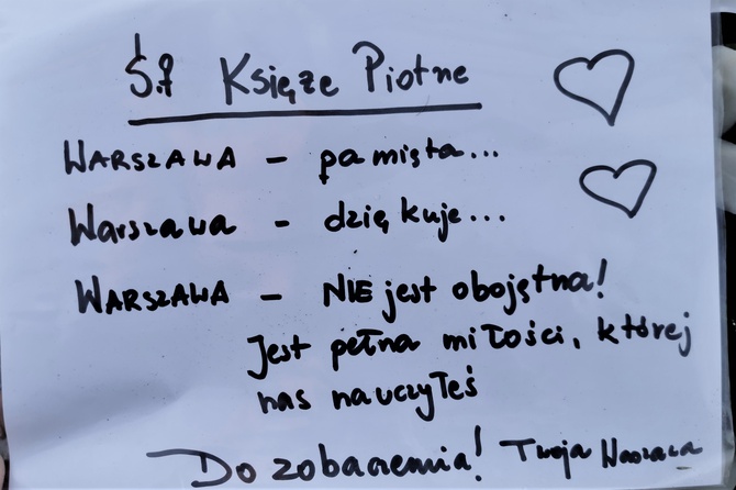 Grób ks. Piotra Pawlukiewicza