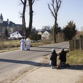 Krzeszów. Procesja z Najświętszym Sakramentem 