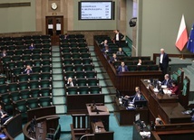 Sejm uchwalił specustawę o wsparciu dla firm w związku z epidemią 