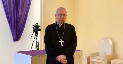 Przewodniczący Episkopatu prosi o wyrozumiałość wobec obostrzeń i wzywa do solidarności