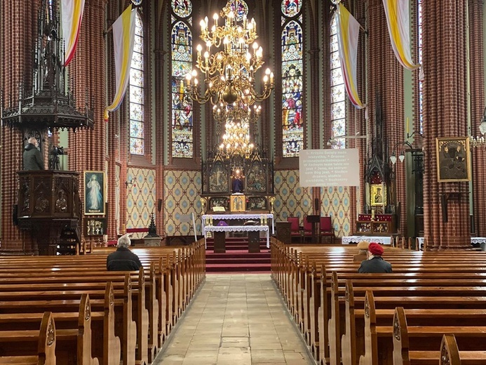 Niedzielne Msze św. w czasie pandemii kornawirusa