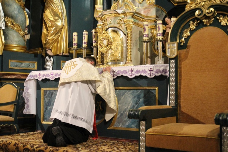 Błogosławieństwo i Koronka do Bożego Miłosierdzia z wieży konkatedry w Żywcu