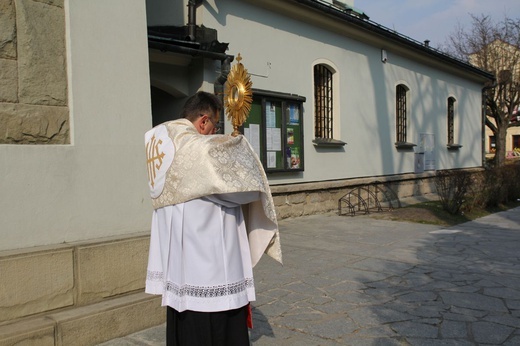 Błogosławieństwo i Koronka do Bożego Miłosierdzia z wieży konkatedry w Żywcu