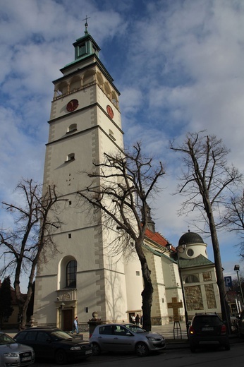 Błogosławieństwo i Koronka do Bożego Miłosierdzia z wieży konkatedry w Żywcu