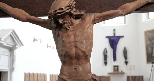 Krzyż w dominikańskim kościele św. Jacka w Warszawie
