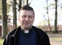 Do włączenia się w akcję zachęcają duszpasterze parafii na czele z nowym proboszczem ks. Pawłem Kuziołą.