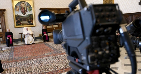 Papież modlił się za pracowników mediów