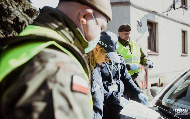 Na różnych frontach pandemii