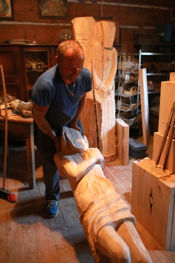 Kazimierz Sikora - rzeźbiarz z Ochotnicy Górnej