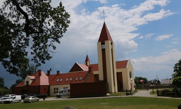 Nowy kościół sanktuaryjny.