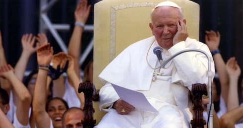 "W Chrystusie cierpi Bóg odrzucony przez swe stworzenie"