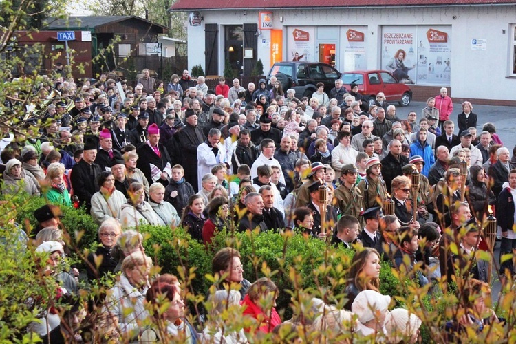 Tak było w 2014 roku - Miejska Droga Krzyżowa w Bielsku-Białej Leszczyny - Złote Łany