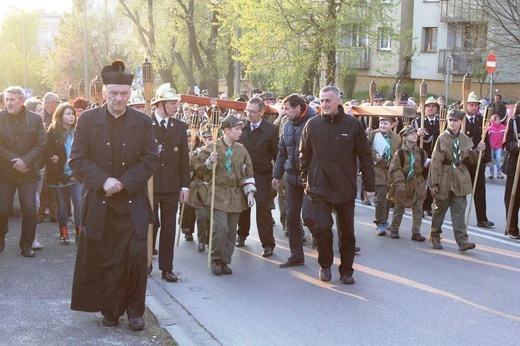 Tak było w 2014 roku - Miejska Droga Krzyżowa w Bielsku-Białej Leszczyny - Złote Łany
