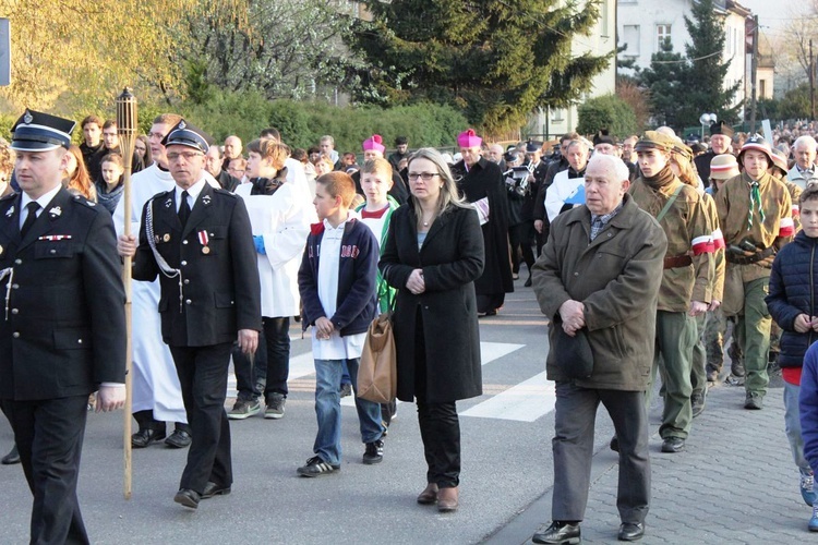 Tak było w 2014 roku - Miejska Droga Krzyżowa w Bielsku-Białej Leszczyny - Złote Łany